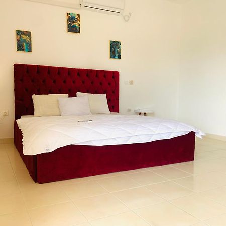Namaste Hotel & Restaurant ليبرفيل المظهر الخارجي الصورة