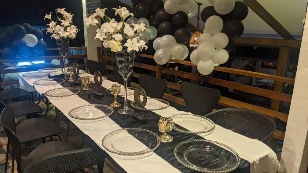 Namaste Hotel & Restaurant ليبرفيل المظهر الخارجي الصورة