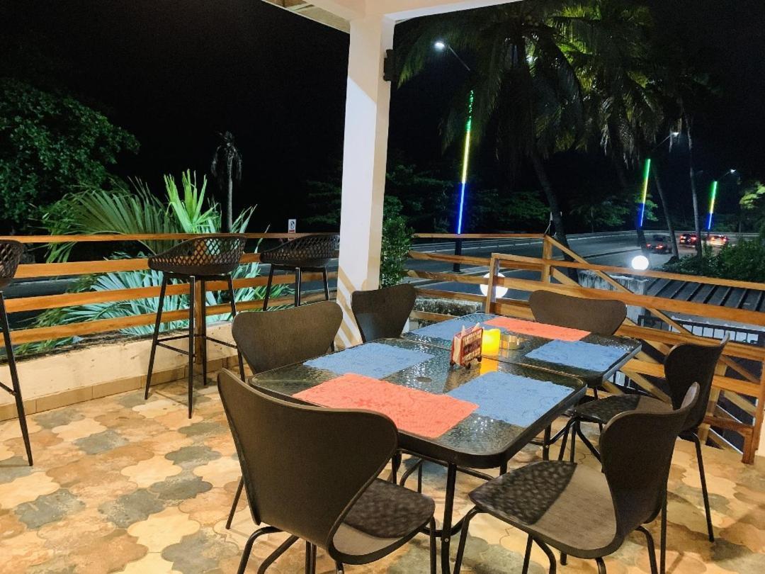 Namaste Hotel & Restaurant ليبرفيل المظهر الخارجي الصورة