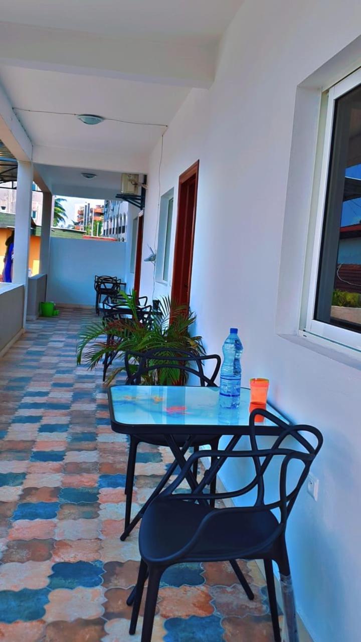 Namaste Hotel & Restaurant ليبرفيل المظهر الخارجي الصورة
